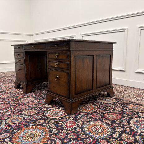 Klassiek-Antiek-Engels-Oud-Vintage-Chesterfield-RAC-Royal-Antique-Collection-Bureau-Desk-Groen-Leder