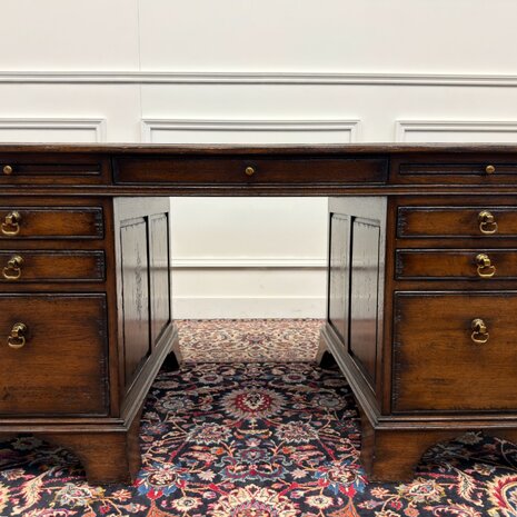 Klassiek-Antiek-Engels-Oud-Vintage-Chesterfield-RAC-Royal-Antique-Collection-Bureau-Desk-Groen-Leder