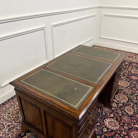 Klassiek-Antiek-Engels-Oud-Vintage-Chesterfield-RAC-Royal-Antique-Collection-Bureau-Desk-Groen-Leder