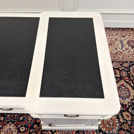 Klassiek-Antiek-Engels-Oud-Vintage-Chesterfield-Wit-Witte-Set-Bureau-Desk-Zwart-Leder-met-Bureaustoel-President-Chair