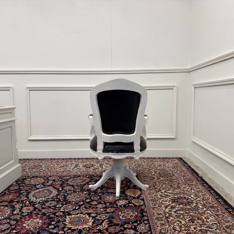 Klassiek-Antiek-Engels-Oud-Vintage-Chesterfield-Wit-Witte-Set-Bureau-Desk-Zwart-Leder-met-Bureaustoel-President-Chair