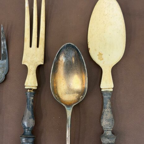 Antiek-bestek-mes-vork-lepel-parelmoer-zilver-hoorn-9