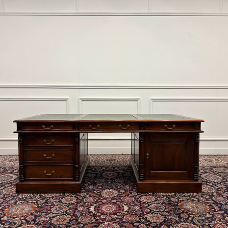 Klassiek-Engels-Antiek-Oud-Vintage-Chesterfield-Groot-Bureau-Desk-Groen-Leder
