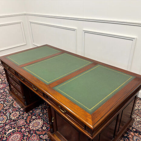Klassiek-Engels-Antiek-Oud-Vintage-Chesterfield-Groot-Bureau-Desk-Groen-Leder