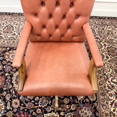 Klassiek-Engels-Antiek-Oud-Vintage-Chesterfield-Bureaustoel-President-Chair-Zalmkleurig-Leder
