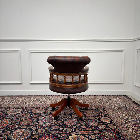 Klassiek-Engels-Antiek-Oud-Vintage-Chesterfield-Bureaustoel-Captain-Chair-Oxblood-Leder