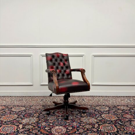 Klassiek-Engels-Antiek-Vintage-Chesterfield-Bureaustoel-President-Chair-Oxblood-Rood-Leder