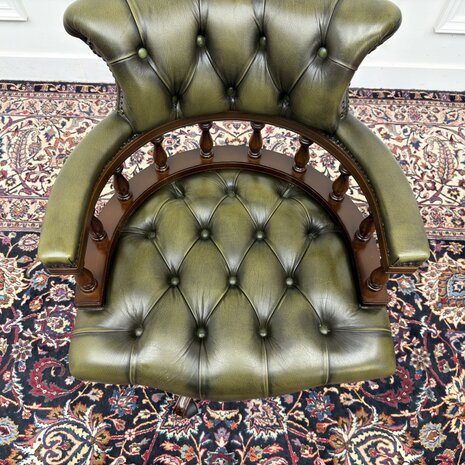 Klassicher Chesterfield Schreibtischstuhl Captain Chair Gr&uuml;n