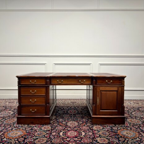 Klassiek-Oud-Antiek-Engels-Vintage-Chesterfield-Bureau-Desk-Partnerdesk-Bordeaux-Rood-Leder