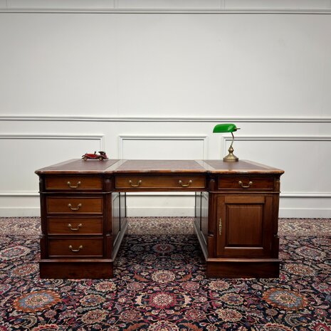 Klassiek-Oud-Antiek-Engels-Vintage-Chesterfield-Bureau-Desk-Partnerdesk-Bordeaux-Rood-Leder