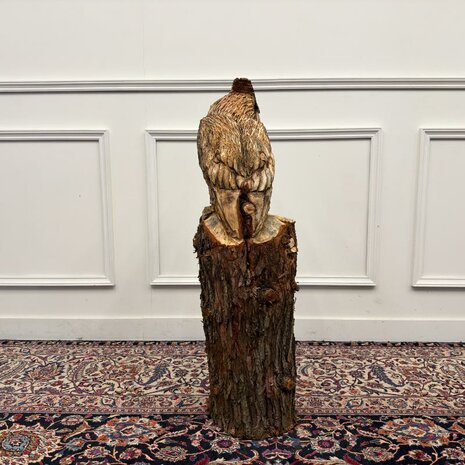 Groot-houtsnijwerk-kunstwerk-uil-op-boomstam-met-oren-8