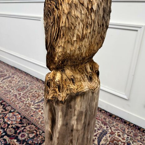 groot-kunstwerk-tuinbeeld-uil-op-boomstam-met-oren-5