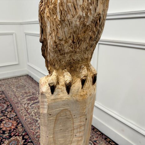 houtsnijwerk-kunstwerk-tuinbeeld-uil-op-boomstam-met-oren-5