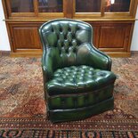 Englischer Chesterfield Clubsessel dunkelgrün