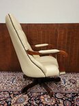 Englischer Springvale Chesterfield Bürostuhl Sessel mit Fußhocker