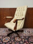 Englischer Springvale Chesterfield Bürostuhl Sessel mit Fußhocker