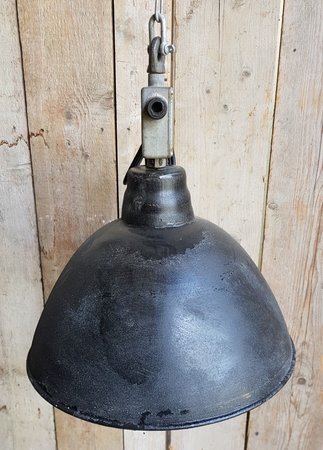 Schwarze fabriklampe - HI6