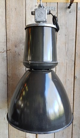 Antike schwarze fabriklampe - HI22