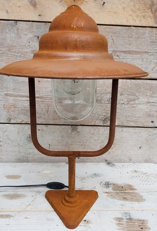 Industrial cortenstahl stehlampe für holzpoller