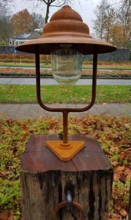 Industrial cortenstahl stehlampe für holzpoller