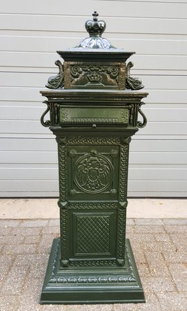 Landhausstil freistehender briefkasten grün