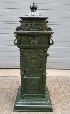 Landhausstil freistehender briefkasten grün