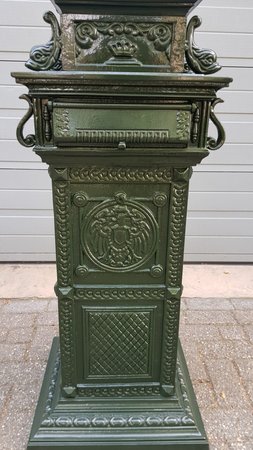Landhausstil freistehender briefkasten grün
