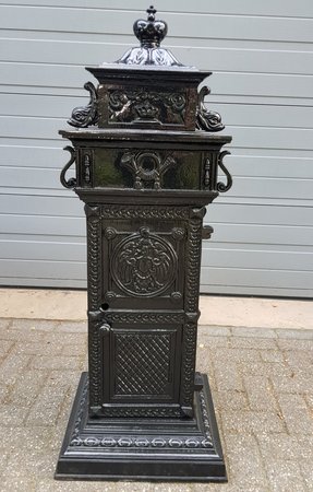 Englischer freistehender briefkasten schwarz