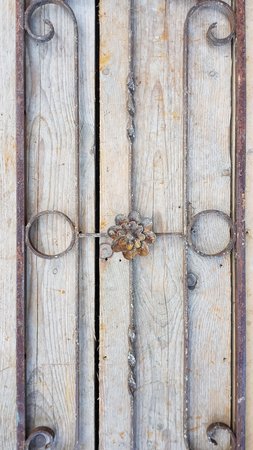 Antike schmiedeeisen Fenstergitter mit blüm
