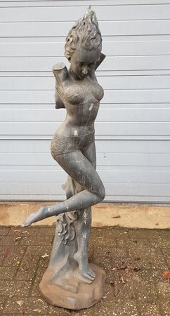 Antike Bronzestatue Tänzerin