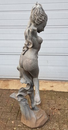 Antike Bronzestatue Tänzerin