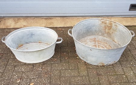 Alte Belgische zinkwannen