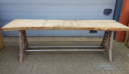 Große Baumstammtisch aus eiche