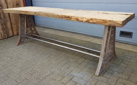 Große Baumstammtisch aus eiche