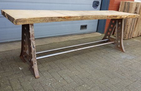 Große Baumstammtisch aus eiche