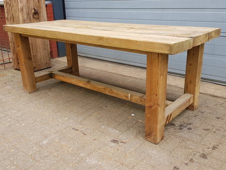 Große holz tisch