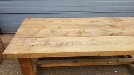 Große holz tisch