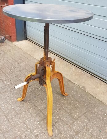 Industrial verstellbarer Stehtisch