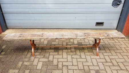 Rustikale gartenbank mit alt holz