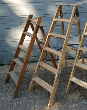 Antike holztreppe
