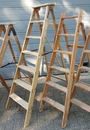 Antike holztreppe