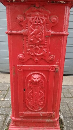 Antike gusseisen briefkasten