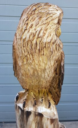 Große Holzschnitzerei Eul