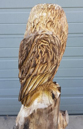 Große Holzschnitzerei Eul
