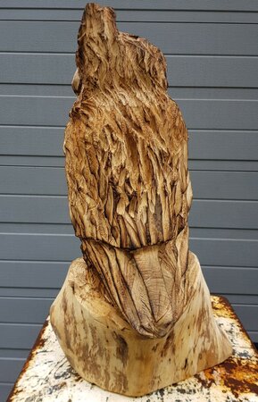 Große holzschnitzerei Eule mit ohren