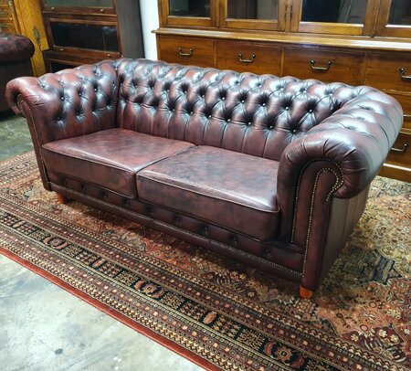 Chesterfield 2-Sitzer Sofa Oxblood