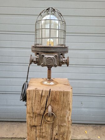 Industrial gusseisen holz säule stehlampe