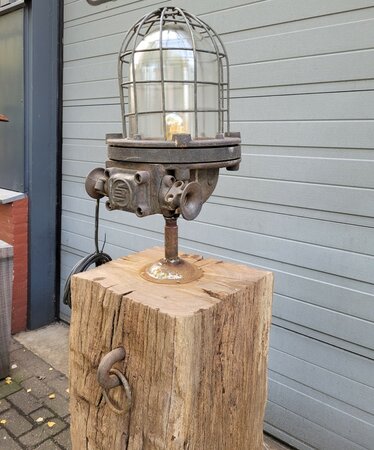 Industrial gusseisen holz säule stehlampe