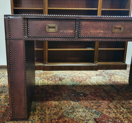 Einzigartiger Chesterfield schreibtisch komplett aus leder