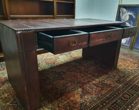 Einzigartiger Chesterfield schreibtisch komplett aus leder
